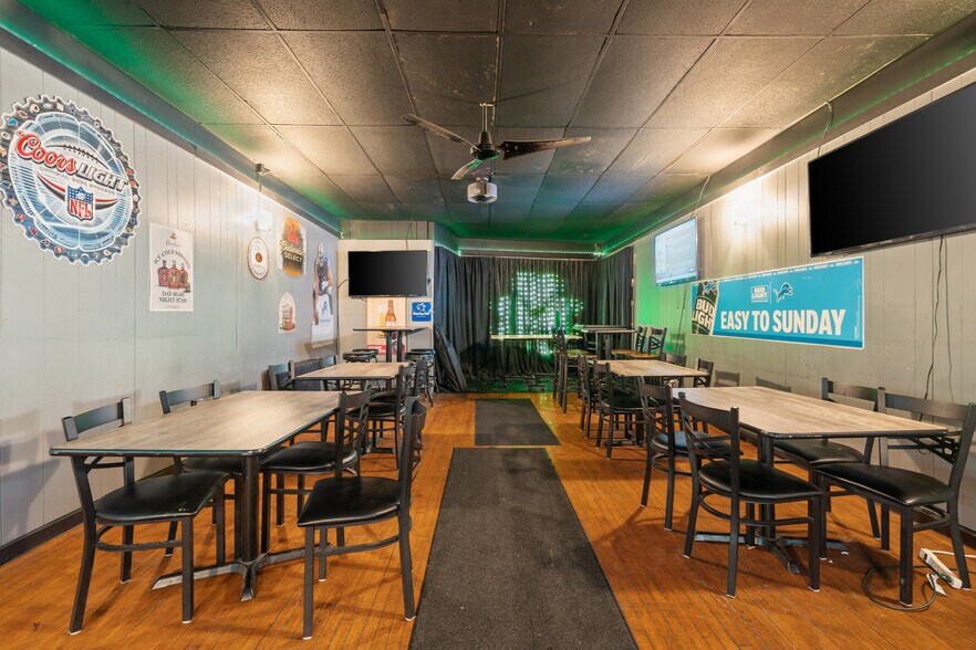 More Photos Of 220 Southfield Rd, Ecorse Storefront Retail Residential For Sale