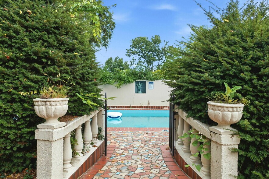 More Photos Of 2715 Sullins St, Knoxville Apartments For Sale