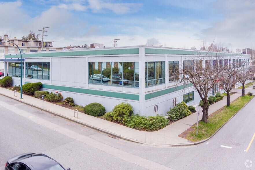 More Photos Of 2323 Quebec St, Vancouver Showroom For Lease