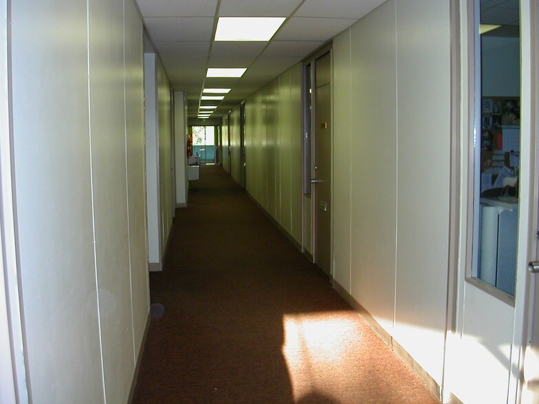 More Photos Of 1657 Commerce Dr, South Bend Coworking Space