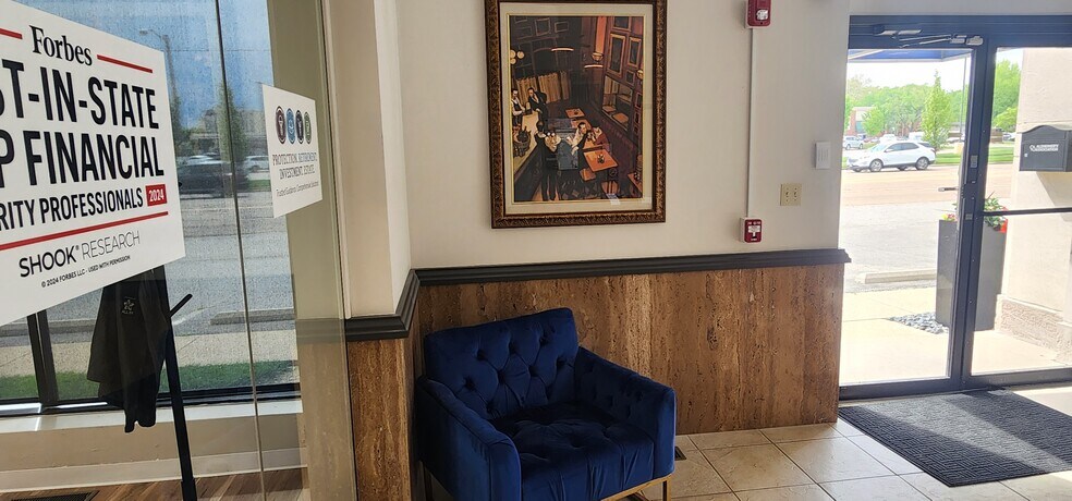 More Photos Of 2144 S Macarthur Blvd, Springfield Office For Lease