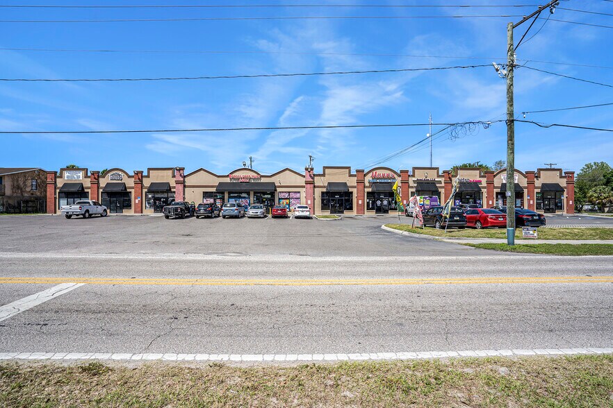 More Photos Of 6840 N 50th St, Tampa Storefront Retail Office For Sale
