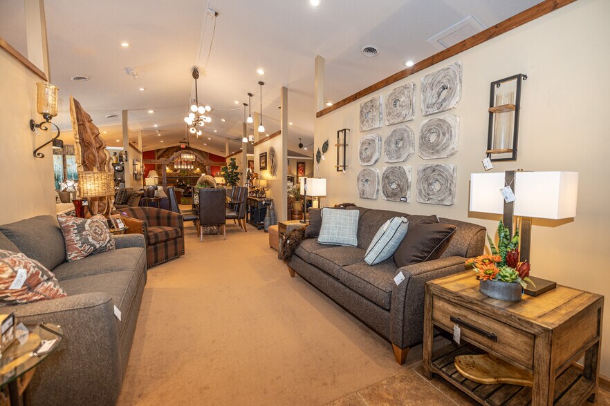 More Photos Of 7967 US Highway 51, Minocqua General Retail For Sale