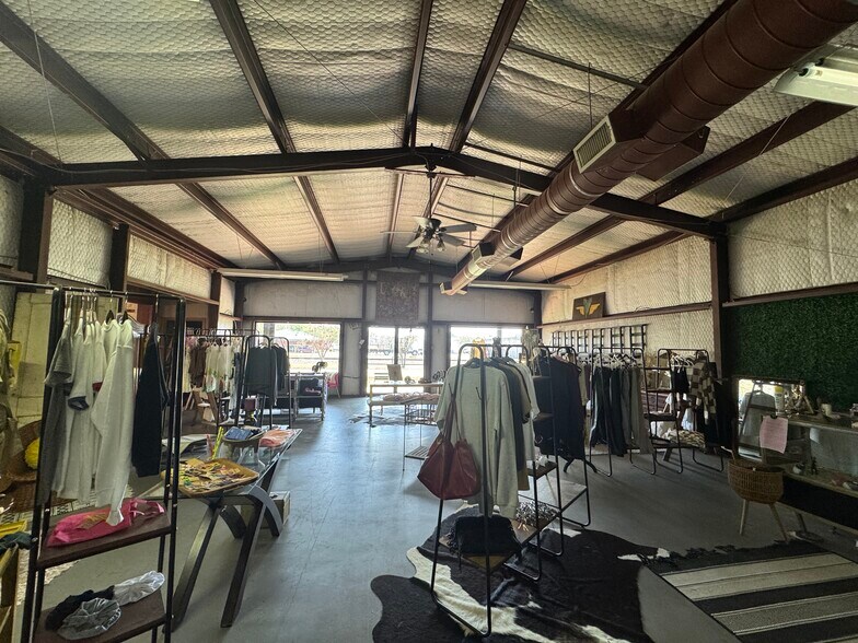 More Photos Of 213 N West St, Atlanta General Retail For Sale
