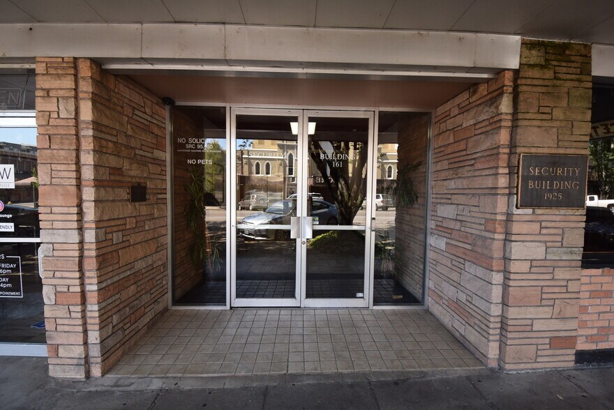 More Photos Of 153-191 High St SE, Salem Storefront Retail Office For Lease