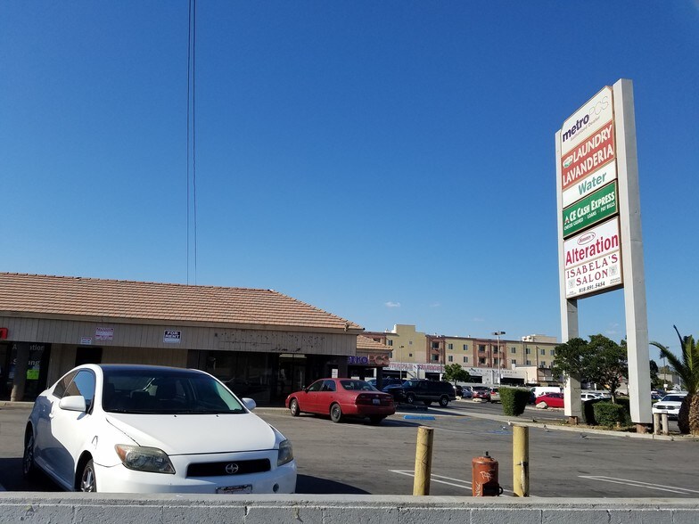 More Photos Of 15421-15449 Parthenia St, North Hills Storefront Retail Office For Lease