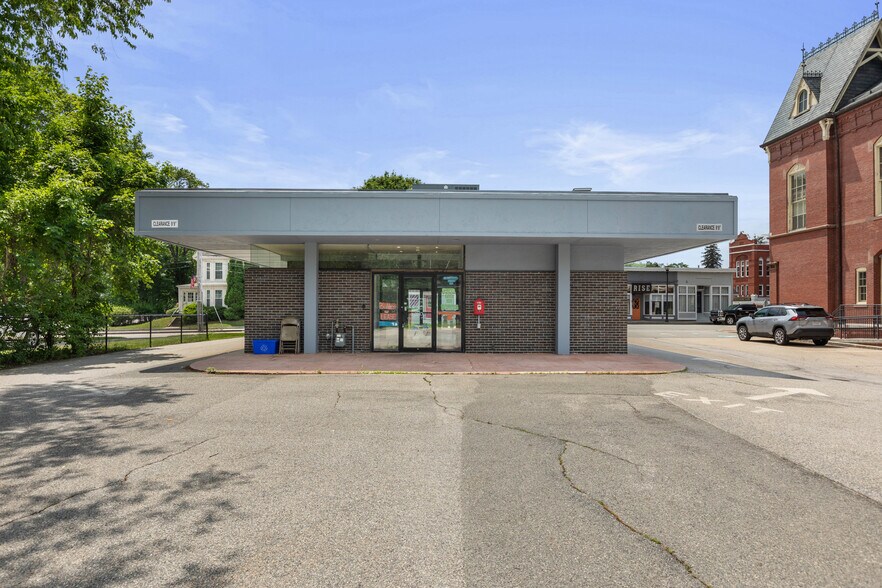 More Photos Of 12 School St, Merrimac Bank For Lease