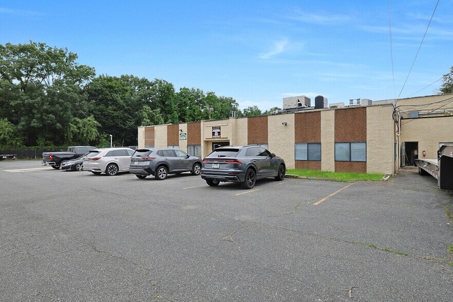 More Photos Of 1 Lawton St, Yonkers Manufacturing For Sale