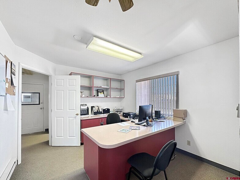 More Photos Of 685 Industrial Blvd, Delta Warehouse For Lease