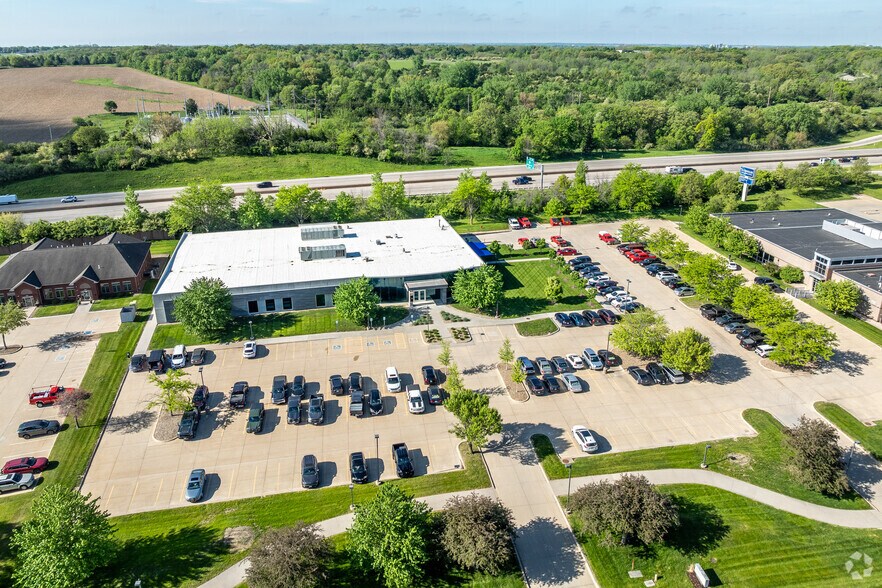 More Photos Of 2839 Northgate Dr, Iowa City Office For Lease