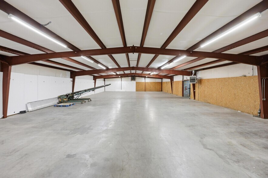 More Photos Of 2154 Old Charleston Rd NE, Cleveland Refrigeration Cold Storage For Sale
