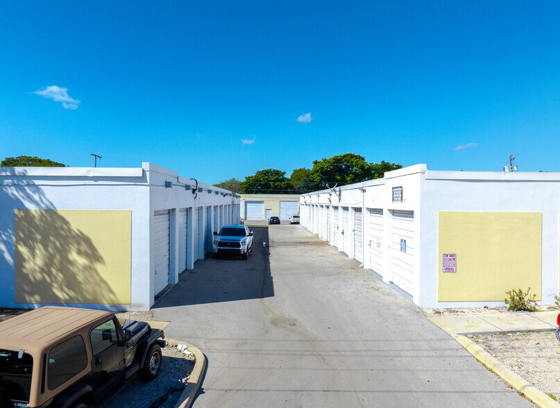 More Photos Of 2411-2451 NW 1st Ave, Boca Raton Self Storage For Lease