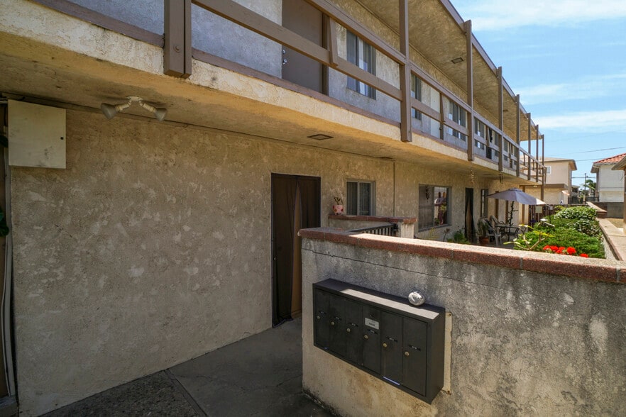 More Photos Of 1023 W 24th St, San Pedro Apartments For Sale