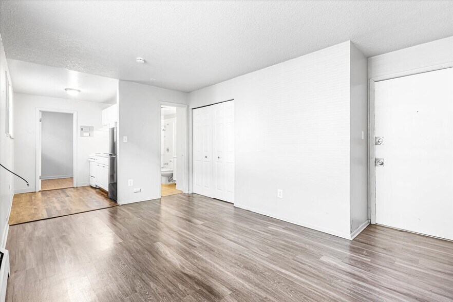 More Photos Of 1588 Macon St, Aurora Apartments For Sale