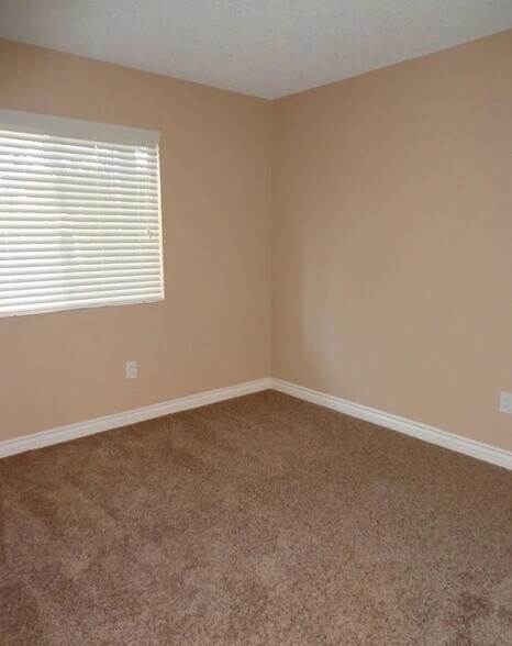 More Photos Of 4435 Estrella Ave, San Diego Apartments For Sale