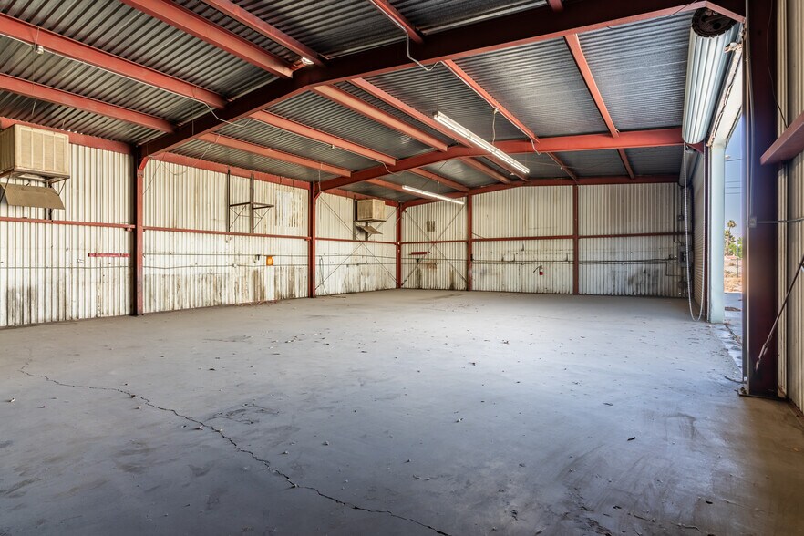 More Photos Of 68686 Summit Dr, Cathedral City Service For Sale