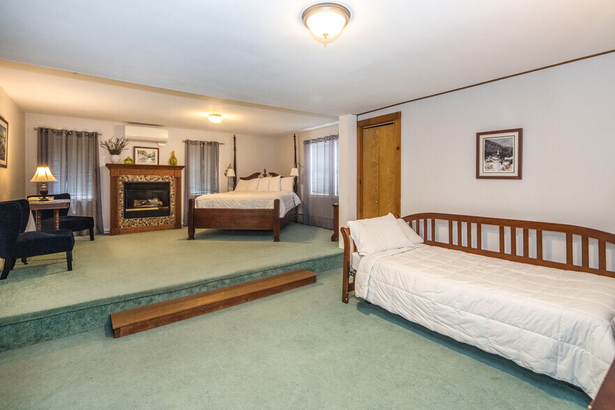 More Photos Of 78 Cream Hill Rd, Mendon Hospitality For Sale