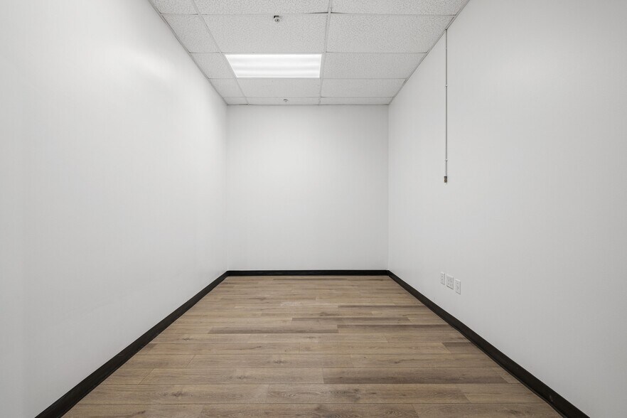 More Photos Of 190 N Bagdad Rd, Leander Unknown For Lease