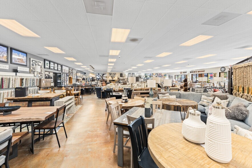 More Photos Of 1855 Shield Dr, Steamboat Springs Showroom For Sale