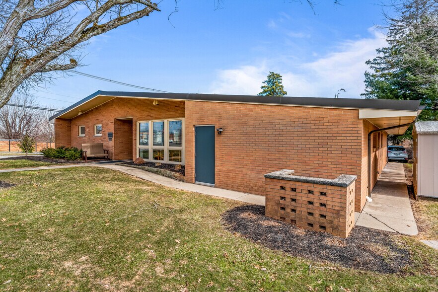 More Photos Of 145 High St, New Wilmington Office For Sale