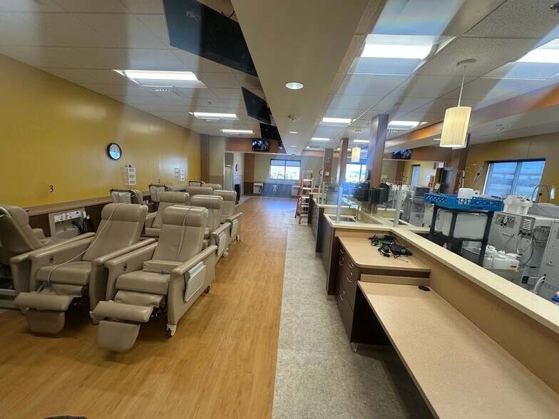 More Photos Of 37 S Pere Marquette Hwy, Ludington Healthcare For Lease