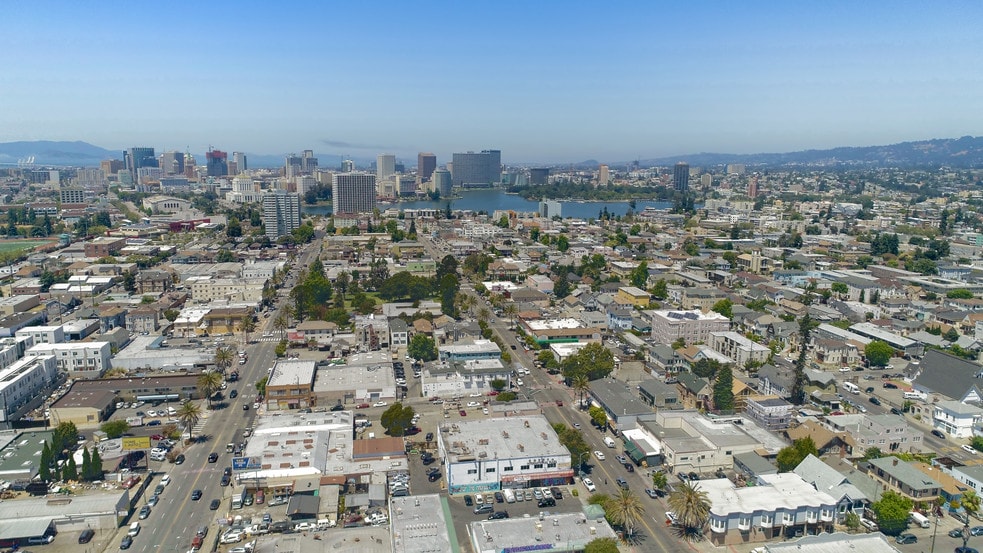 More Photos Of 821-839 International Blvd, Oakland General Retail For Sale