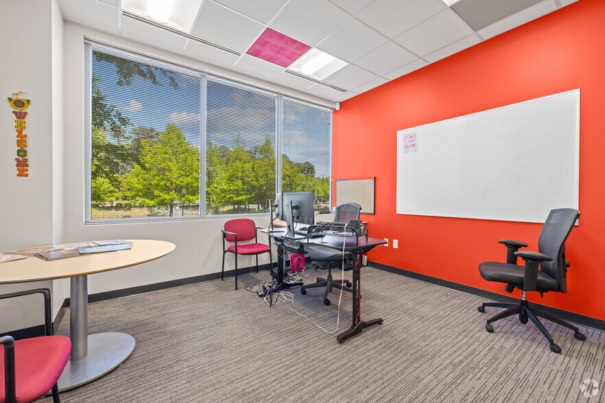 More Photos Of 555 S Independence Blvd, Virginia Beach Office For Lease