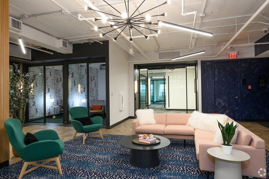 More Photos Of 2000 Pennsylvania Ave NW, Washington Office For Lease