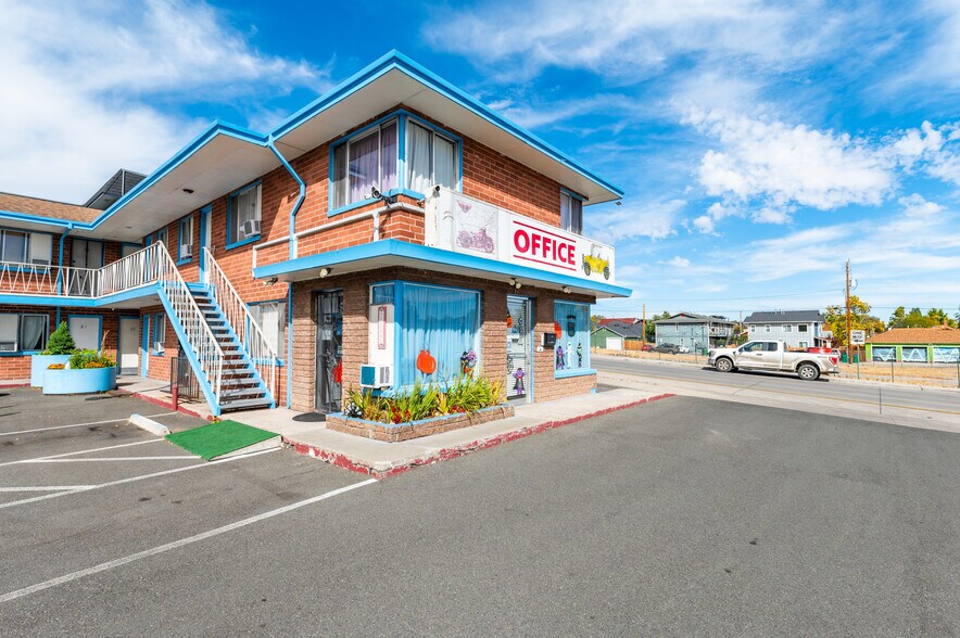 More Photos Of 599 S Center St, Reno Hotel For Sale