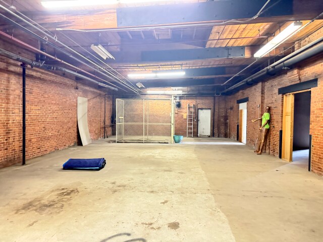 More Photos Of 100 Grand St, Worcester Warehouse For Lease