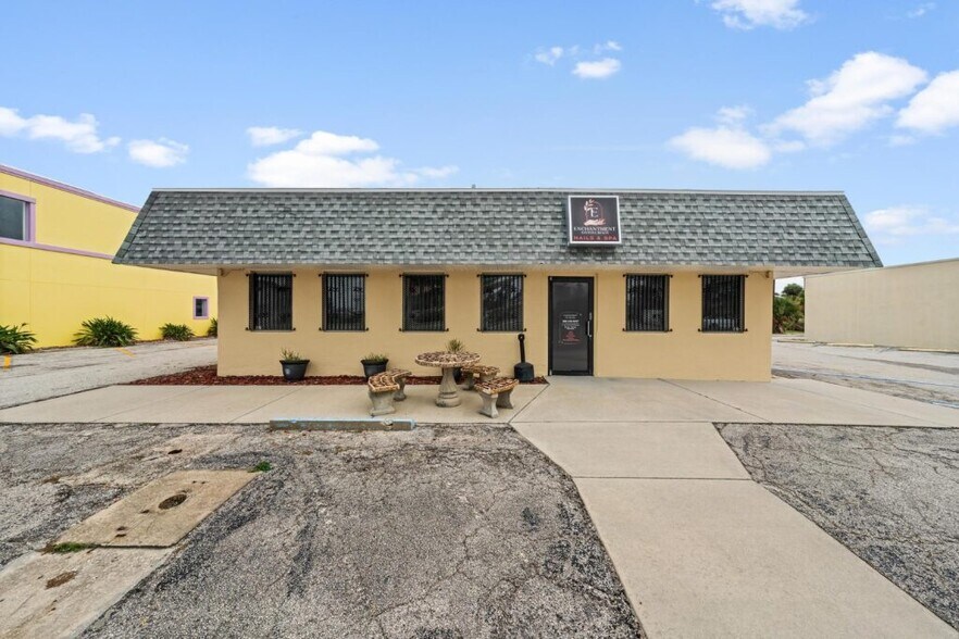 Primary Photo Of 2006 S Atlantic Ave, Daytona Beach Shores Freestanding For Lease