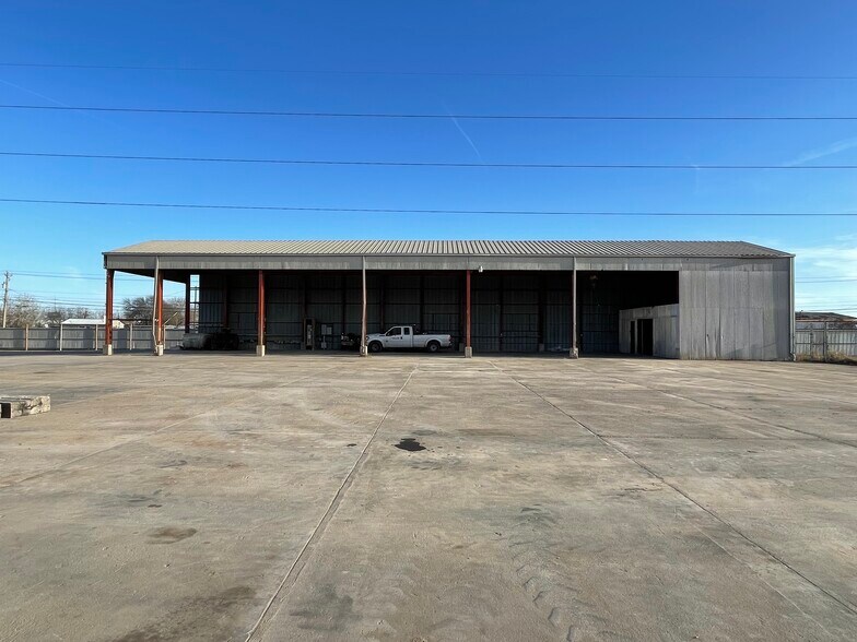 More Photos Of 2434 Etring Ave, Corpus Christi Warehouse For Sale
