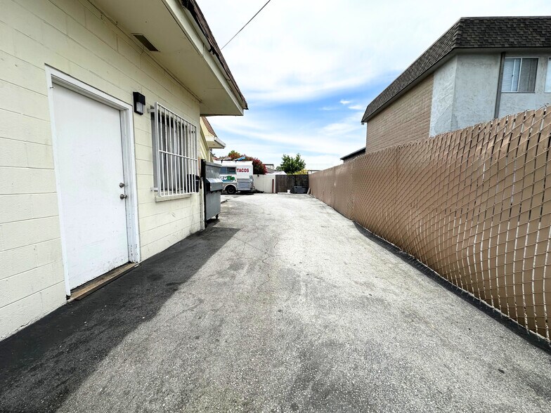 More Photos Of 2790-2798 Spring St, Redwood City General Retail For Sale