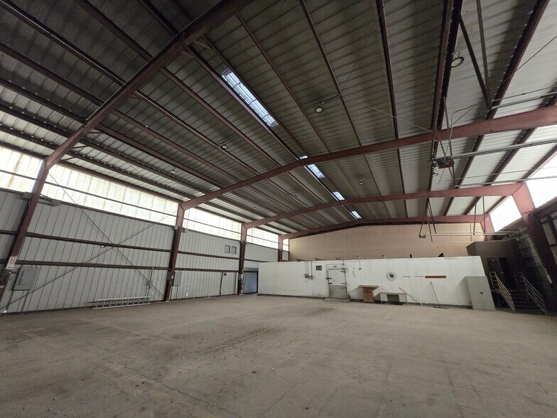 More Photos Of 15562 Capital Port Dr, San Antonio Warehouse For Lease