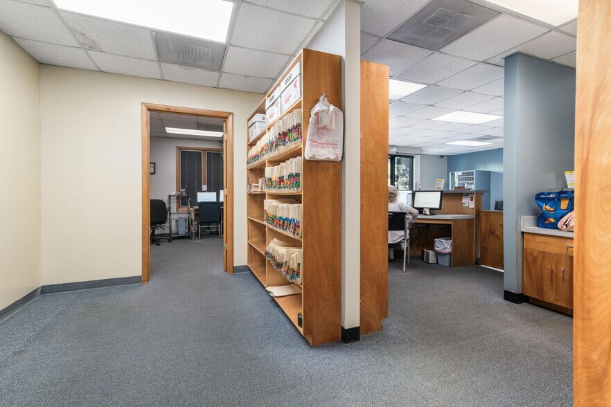 More Photos Of 3431 Waterlick Rd, Lynchburg Veterinarian Kennel For Sale