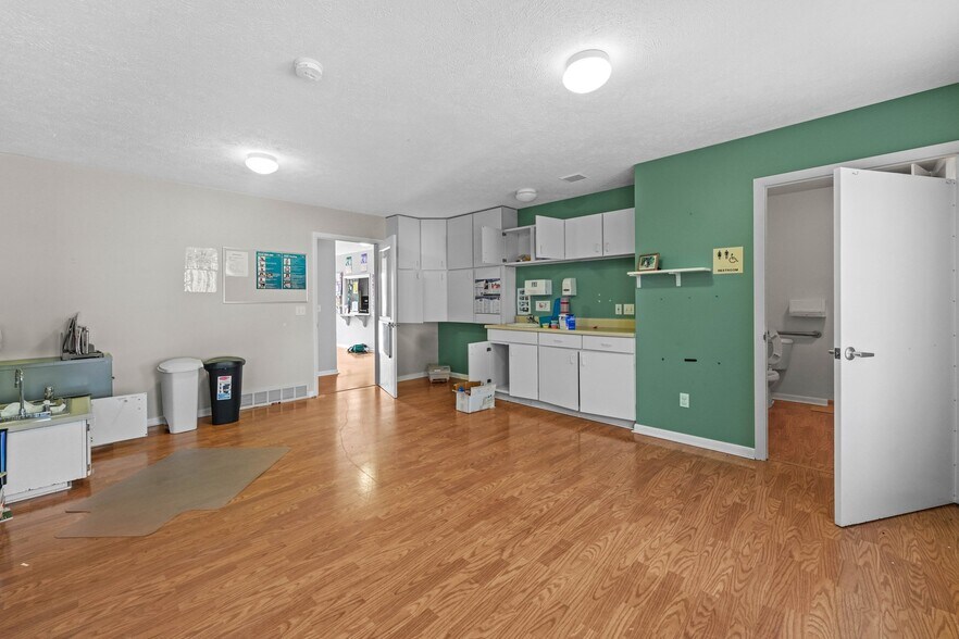 More Photos Of 1878 SW Bayshore Dr, Suttons Bay Light Distribution For Sale