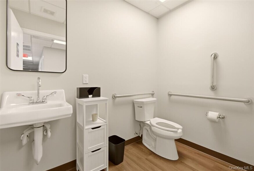 More Photos Of 5225 Nesconset Hwy, Port Jefferson Station Medical For Lease