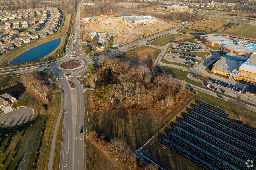 Primary Photo Of 15836 Southeastern Pky, Fishers Land For Lease