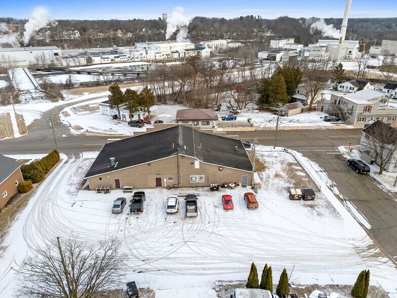 More Photos Of 211 N Maple Ave, Oconto Falls Restaurant For Sale