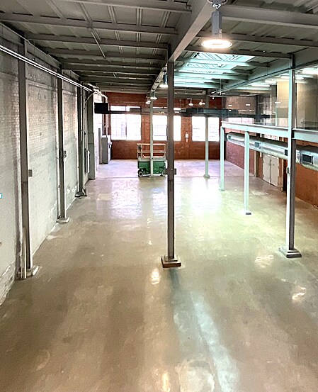 More Photos Of 900 W Cermak Rd, Chicago Warehouse For Lease