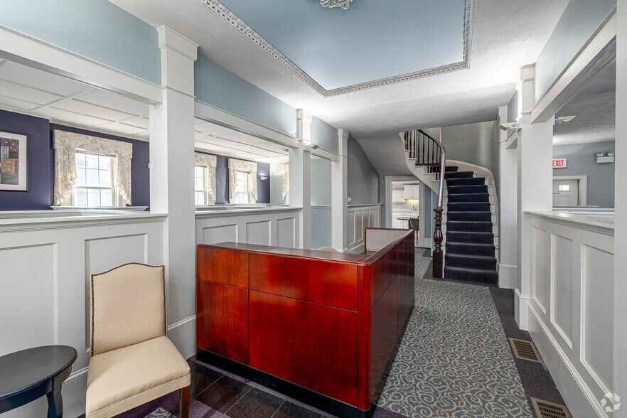 More Photos Of 109 Broad St, Middletown Office Residential For Lease