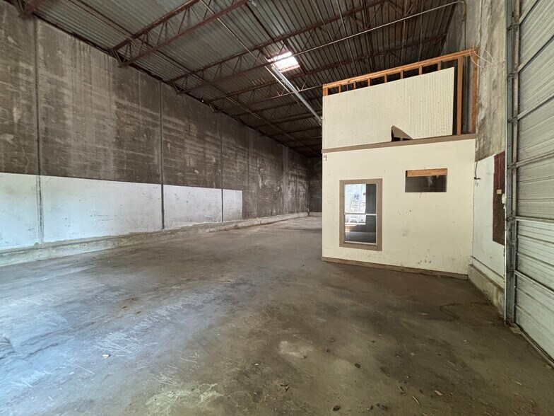 More Photos Of 1200 Fort Worth Dr, Denton Auto Repair For Lease