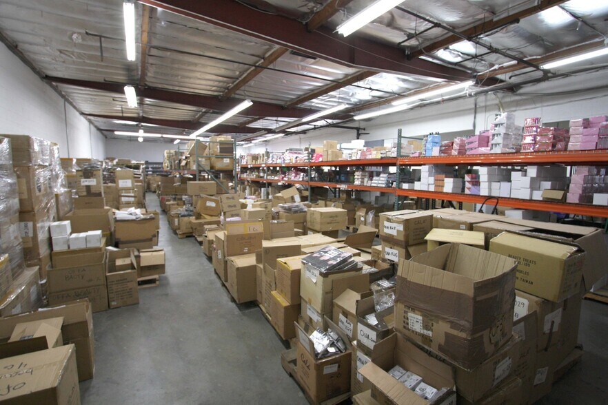 More Photos Of 540 E Jefferson Blvd, Los Angeles Warehouse For Lease