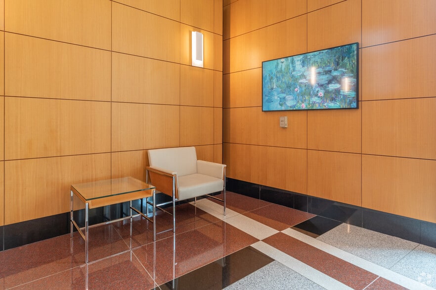 More Photos Of 2900 S Quincy St, Arlington Office For Lease
