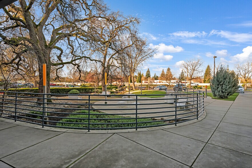 More Photos Of 9355 E Stockton Blvd, Elk Grove Office For Sale