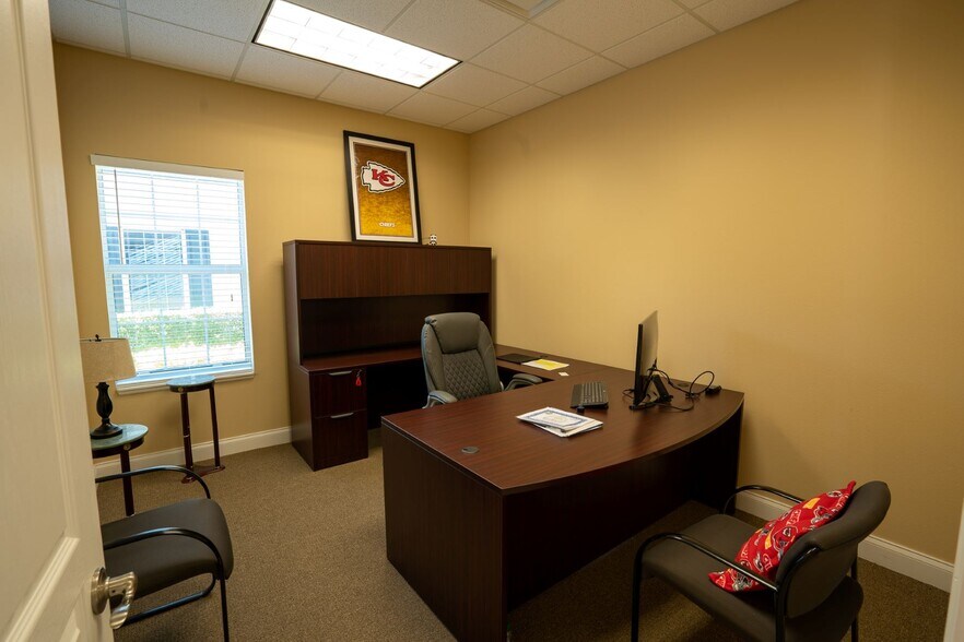 More Photos Of 1341 Providence Rd, Brandon Coworking Space