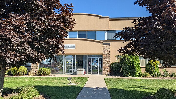 Primary Photo Of 1401 Dundas St, Woodstock Light Distribution For Lease