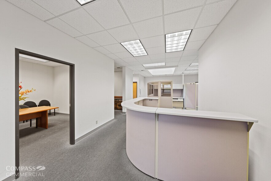 More Photos Of 720 SE Business Way, Bend Warehouse For Sale