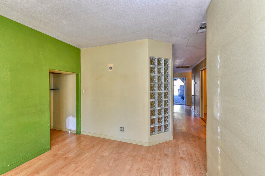 More Photos Of 1519 Main St, Napa Storefront Retail Residential For Lease