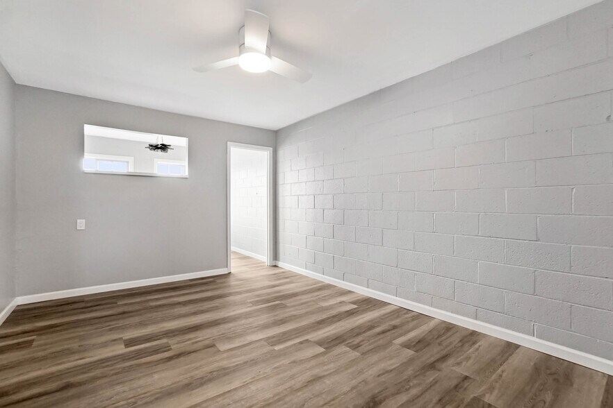 More Photos Of 649 23rd St, Richmond General Retail For Sale